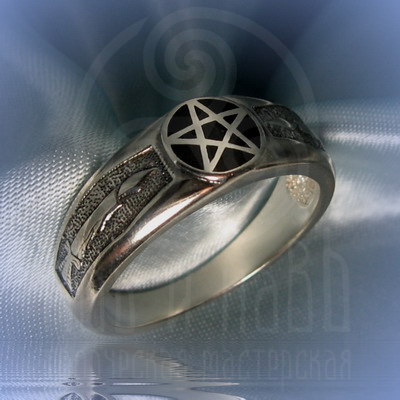 Кольцо "Пентаграмма со свечами" Арт. 2526с серебрение, эмаль