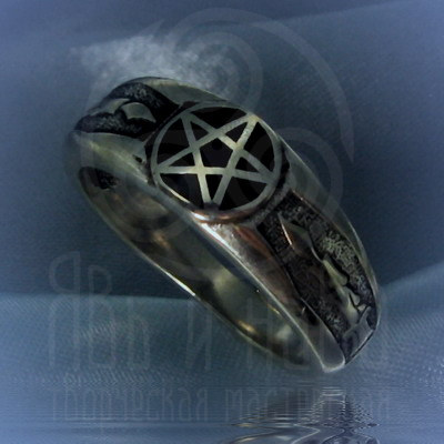 Кольцо "Пентаграмма со свечами" Арт. 2526 серебро, эмаль